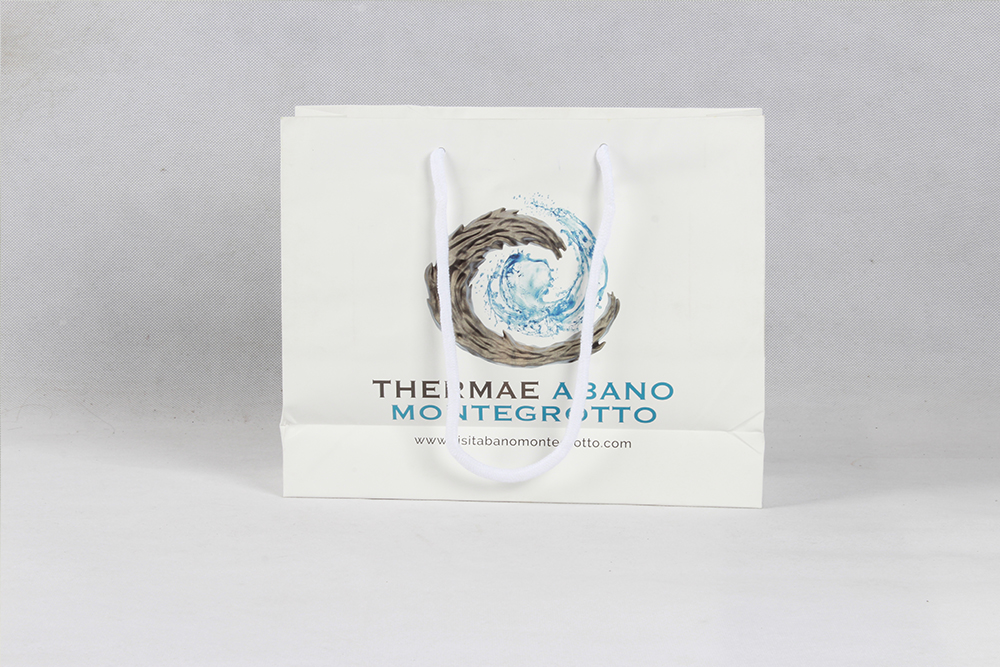 高檔覆膜白卡紙袋 THERMAE 高檔覆膜白卡紙袋 THERMAE