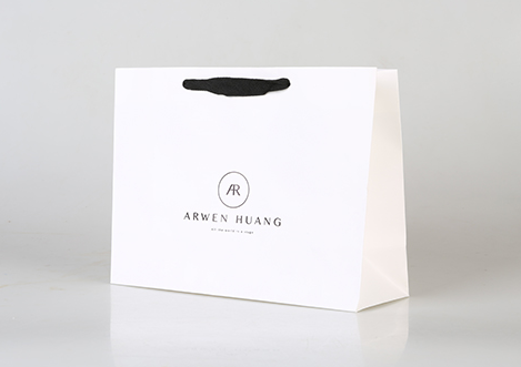如何選擇合適自己的服裝紙袋 如何選擇合適自己的服裝紙袋