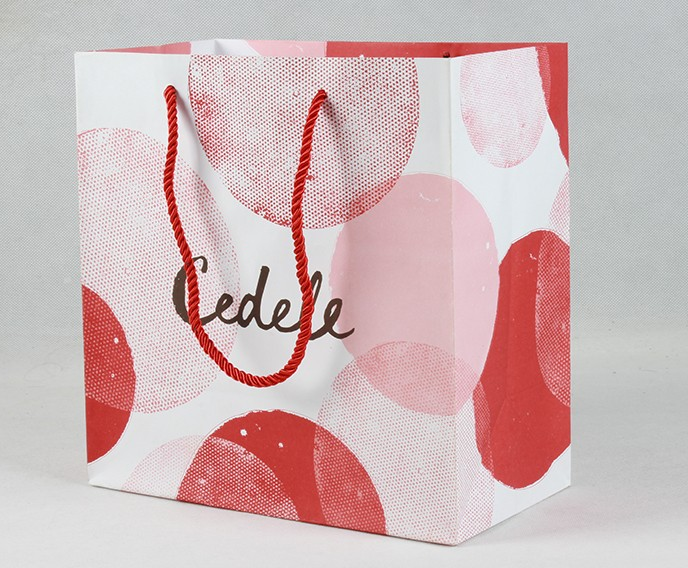 服裝紙袋為什么需要定做? 服裝紙袋為什么需要定做?