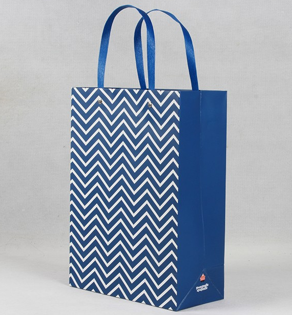 商家為什么要選用定做紙袋作為廣告袋? 商家為什么要選用定做紙袋作為廣告袋?