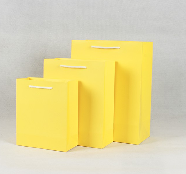 精美紙袋是化妝品的重要宣傳手段之一 精美紙袋是化妝品的重要宣傳手段之一